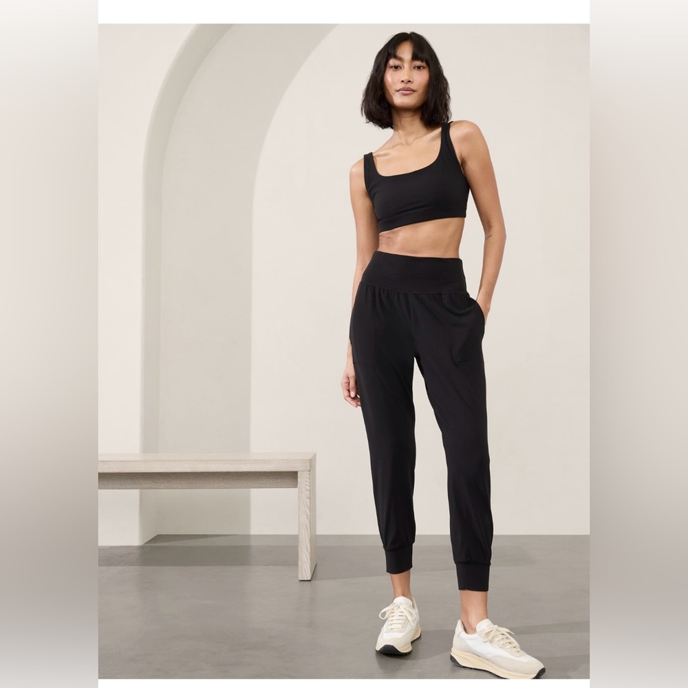 Athleta Salutation High Rise Jogger | MT | Olive